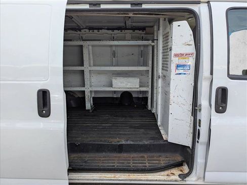 Used 2020 Chevrolet Express 3500 w/ Driver Convenience Package image 16