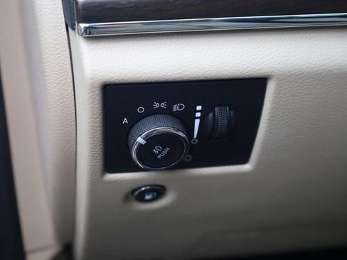 Used 2017 Jeep Grand Cherokee Limited AWD/4WD image 11
