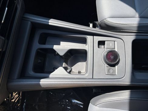 Used 2026 Volkswagen Tiguan SE AWD/4WD image 41