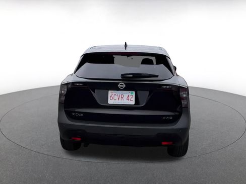 Used 2025 Nissan Kicks SV image 12