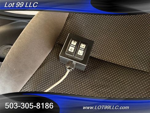 Used 2005 Scion xB FWD image 4