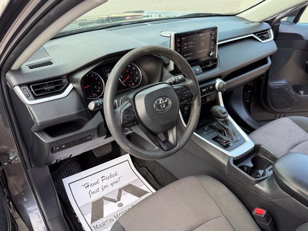 Used 2019 Toyota RAV4 XLE w/ Convenience Package FWD image 15