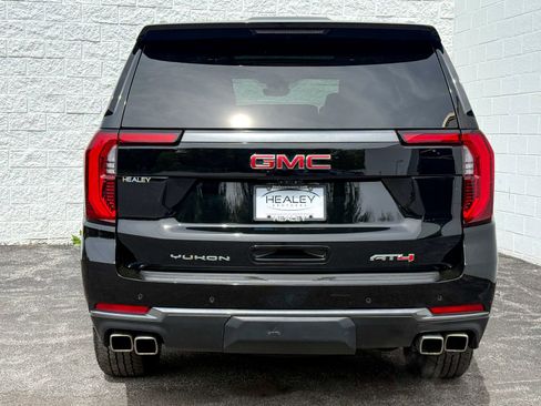 Certified 2025 GMC Yukon AT4 w/ AT4 Premium Package AWD/4WD image 8