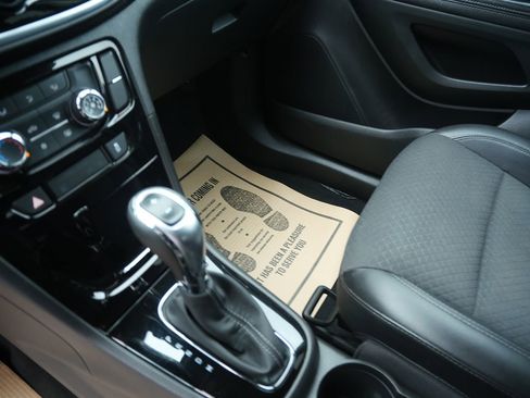 Used 2022 Buick Encore Preferred w/ Safety Package image 15