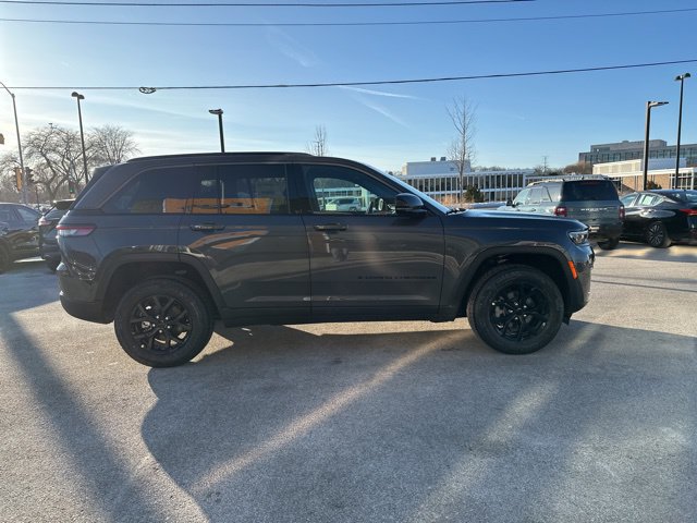 New 2026 Jeep Grand Cherokee Altitude AWD/4WD image 5