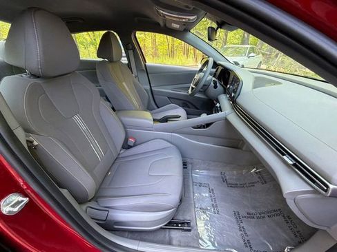 Certified 2023 Hyundai Elantra SEL FWD image 9