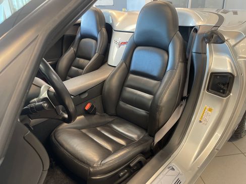 Used 2006 Chevrolet Corvette Convertible w/ Preferred Equipment Group image 15