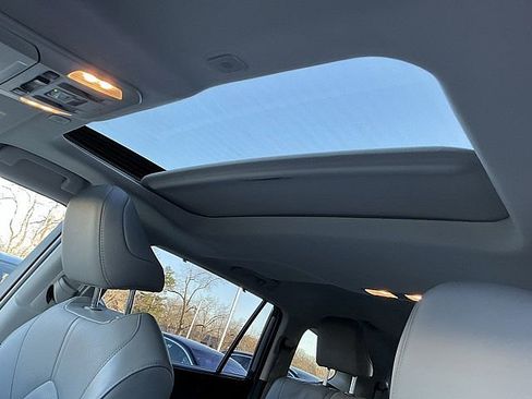 Used 2023 Toyota Highlander Limited image 18