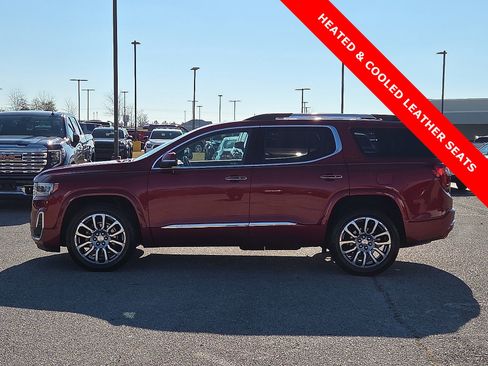 Used 2022 GMC Acadia Denali image 3