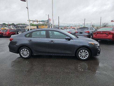 Used 2021 Kia Forte Sedan FWD image 2