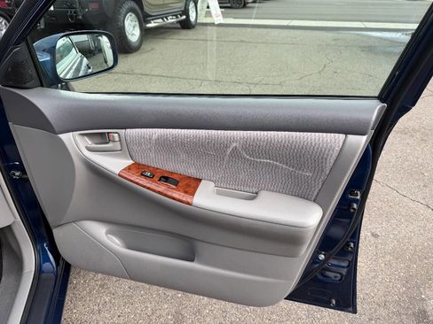 Used 2005 Toyota Corolla LE image 21