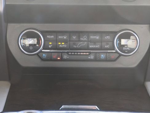 Used 2019 Ford Expedition Platinum image 21