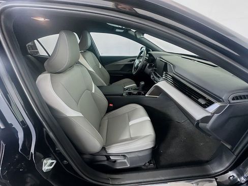 Used 2025 Toyota Camry SE image 28