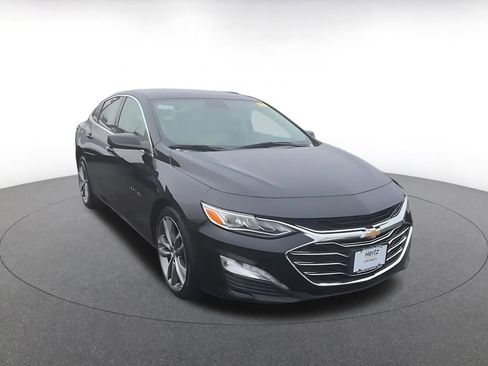 Used 2024 Chevrolet Malibu LT image 3