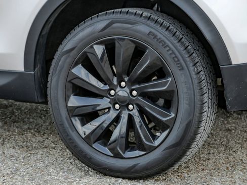 Used 2020 Land Rover Discovery Sport SE image 60