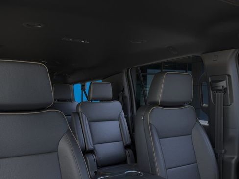 New 2025 Chevrolet Suburban Premier image 24