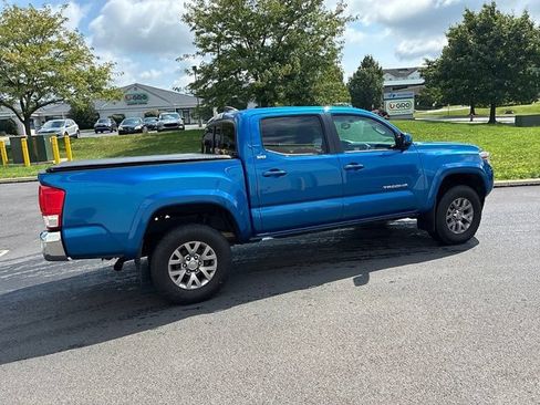 Used 2016 Toyota Tacoma SR5 w/ SR5 Appearance Package (SN) AWD/4WD image 7