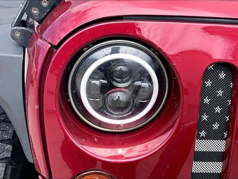Used 2012 Jeep Wrangler Unlimited Sahara AWD/4WD image 26