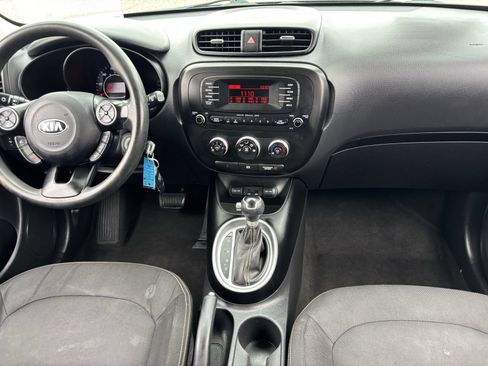 Used 2015 Kia Soul + FWD image 16