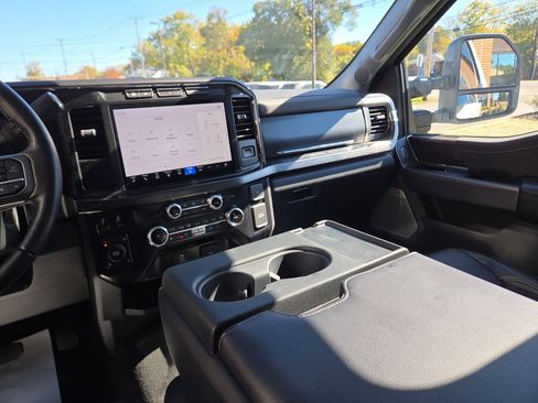 Used 2024 Ford F350 Lariat w/ Camper Package image 22