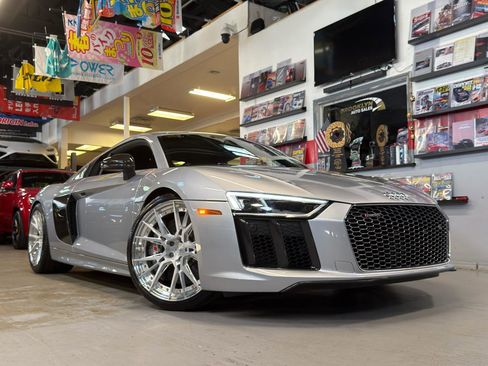 Used 2018 Audi R8 V10 plus w/ 20" Wheel Package AWD/4WD image 1