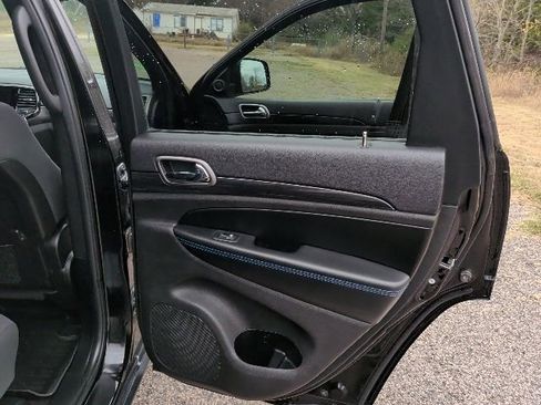 Used 2019 Jeep Grand Cherokee Laredo image 10