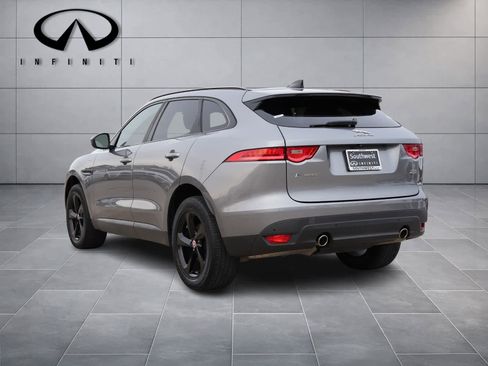 Used 2020 Jaguar F-PACE Premium image 5
