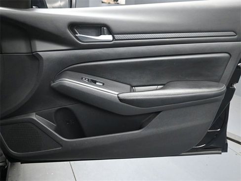 Used 2024 Nissan Altima 2.5 SV image 27