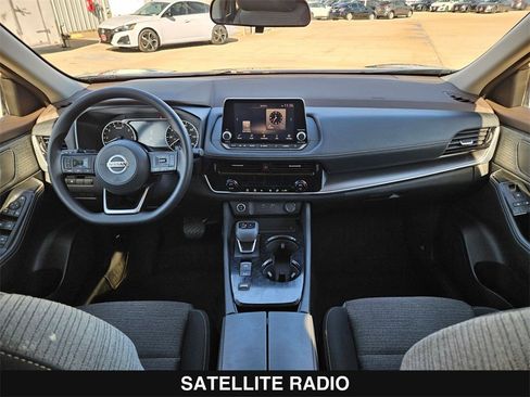 Used 2021 Nissan Rogue SV image 19