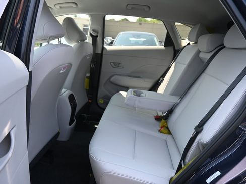 Used 2025 Hyundai Kona SEL image 11