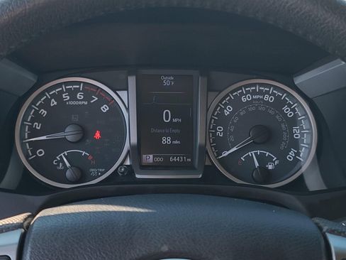 Used 2020 Toyota Tacoma SR5 image 23