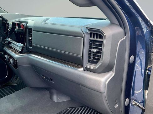 Used 2023 Chevrolet Silverado 1500 LT AWD/4WD image 18