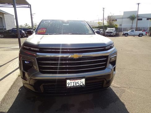 Used 2025 Chevrolet Traverse High Country AWD/4WD image 6