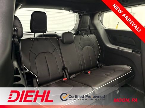 Used 2026 Chrysler Pacifica Limited w/ S Appearance Package AWD/4WD image 12