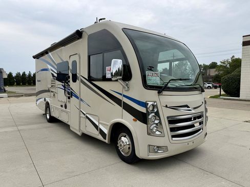 Used 2018 Ford E-450 and Econoline 450 Super Duty w/ A/C Prep Package RWD image 4
