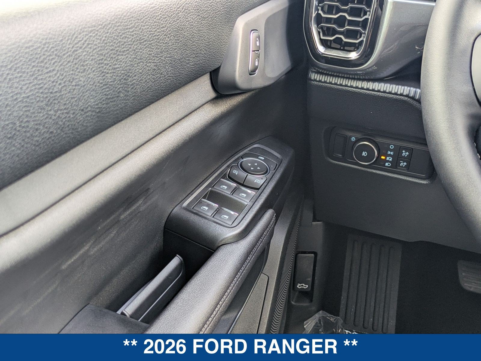 New 2026 Ford Ranger XLT w/ Black Appearance Package RWD image 22