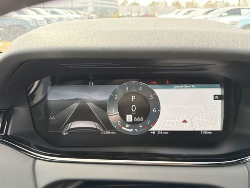 Used 2025 Land Rover Range Rover Evoque Dynamic SE image 26