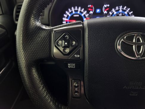 Used 2019 Toyota 4Runner TRD Off-Road image 12