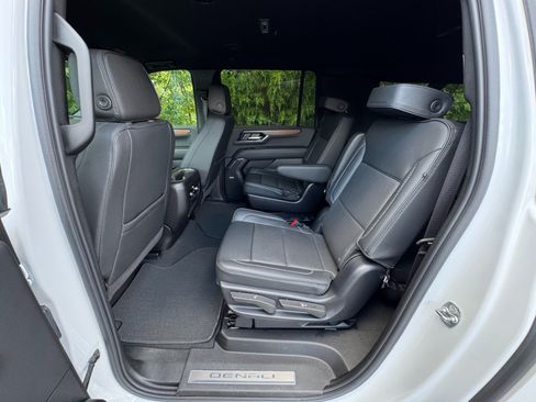 Used 2025 GMC Yukon XL Denali AWD/4WD image 50