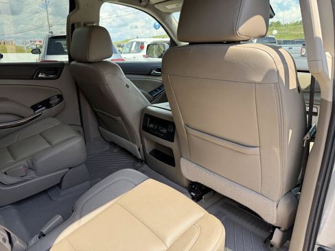 Used 2020 GMC Yukon SLT w/ Premium Edition AWD/4WD image 35