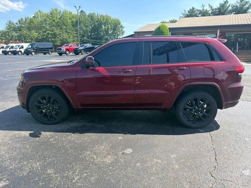 Used 2022 Jeep Grand Cherokee Laredo X AWD/4WD image 7