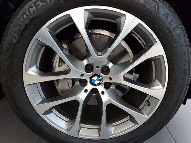 Certified 2025 BMW X5 xDrive40i w/ Parking Assistance Package AWD/4WD image 7