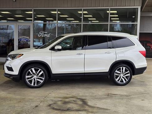 Used 2017 Honda Pilot Touring image 23