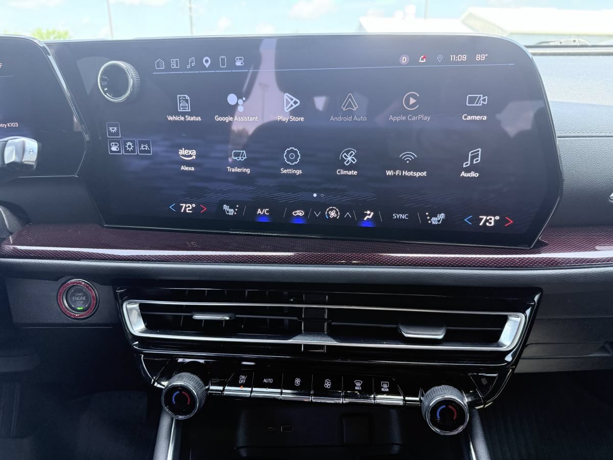 Used 2024 Chevrolet Traverse Z71 AWD/4WD image 12