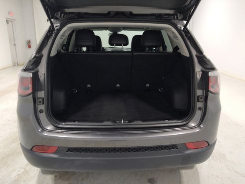 Used 2018 Jeep Compass Latitude w/ Popular Equipment Group image 29