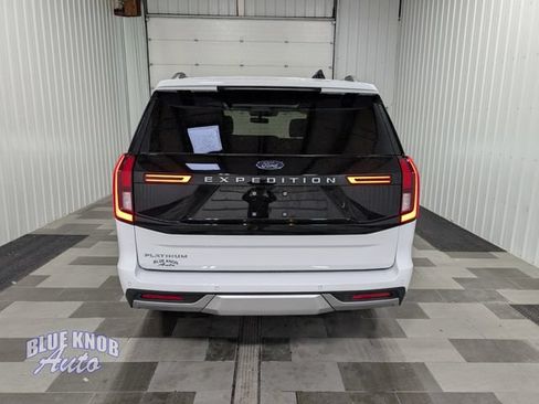 Used 2025 Ford Expedition Platinum AWD/4WD image 3