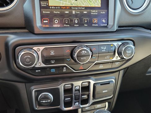 Used 2023 Jeep Wrangler Unlimited Sahara image 20