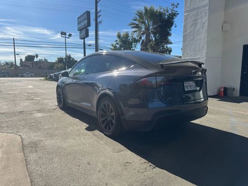 Used 2022 Tesla Model X Plaid image 10