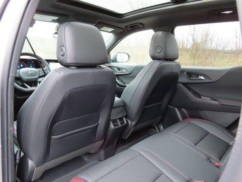 New 2026 Chevrolet Equinox RS w/ Convenience Package III AWD/4WD image 24