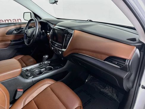 Used 2019 Chevrolet Traverse High Country AWD/4WD image 32